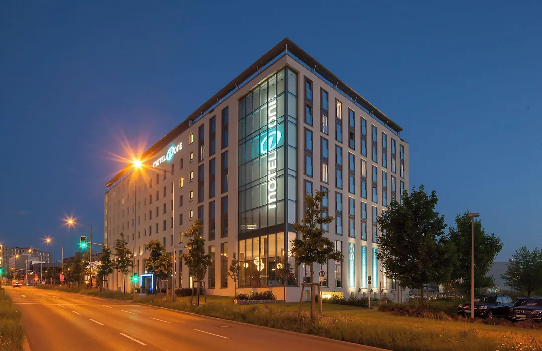 Motel One Stuttgart-Feuerbach-1